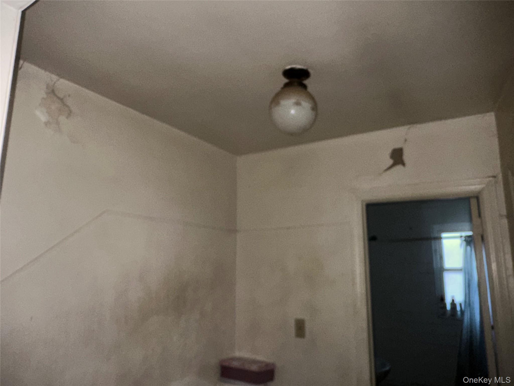 #6 photo, 10-31 116th Street, クイーンズ区 College Point , NY 11356