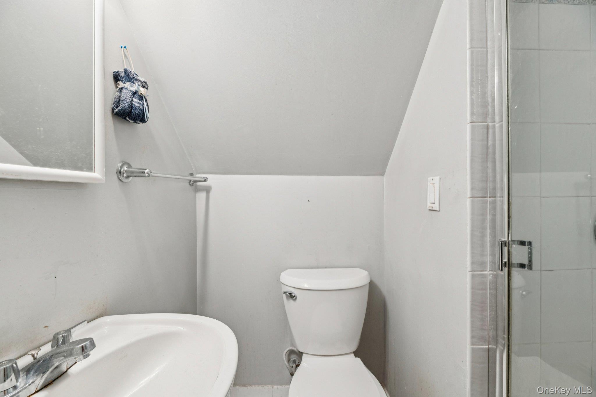 #20 photo, 56 Jester Lane, Levittown , NY 11756