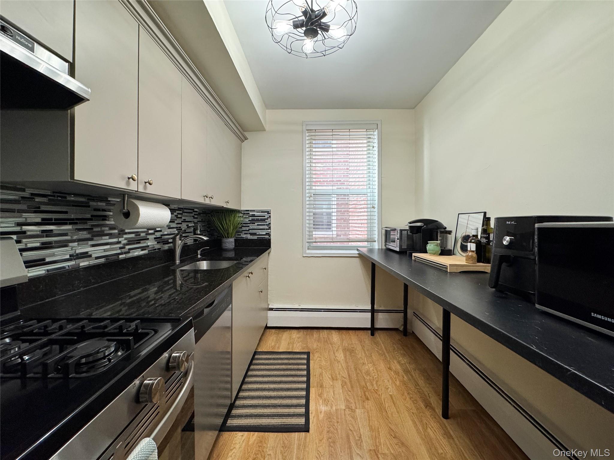 #5 photo, 210 E Broadway, Long Beach , NY 11561