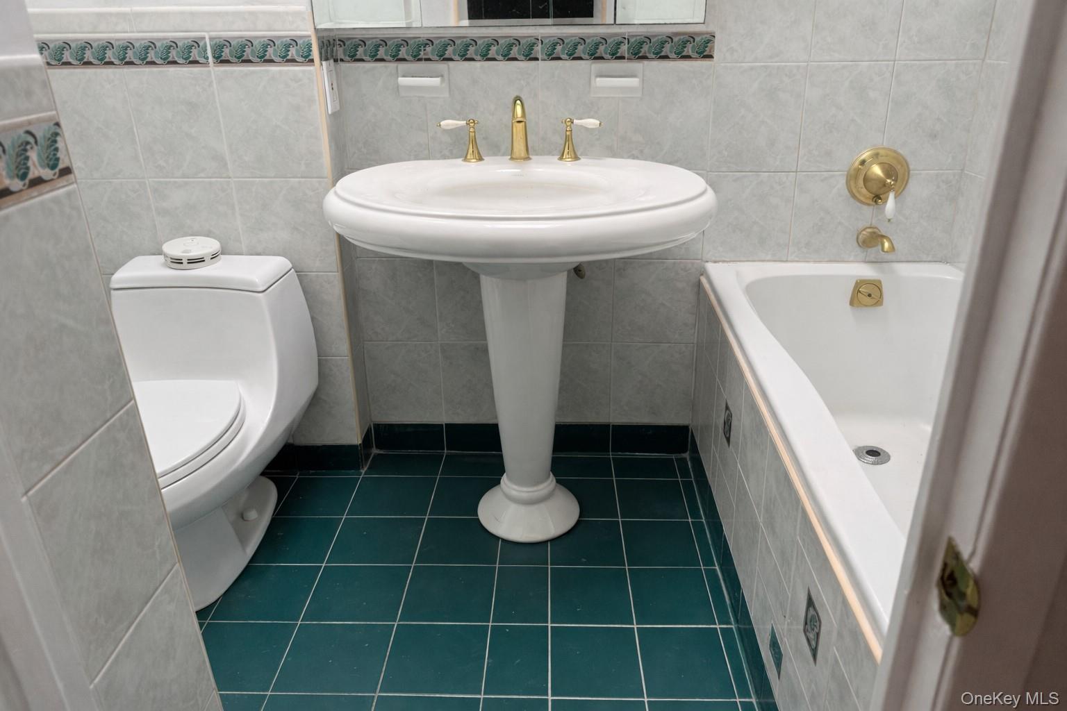 #9 photo, 19-16 150th Street, Whitestone , NY 11357