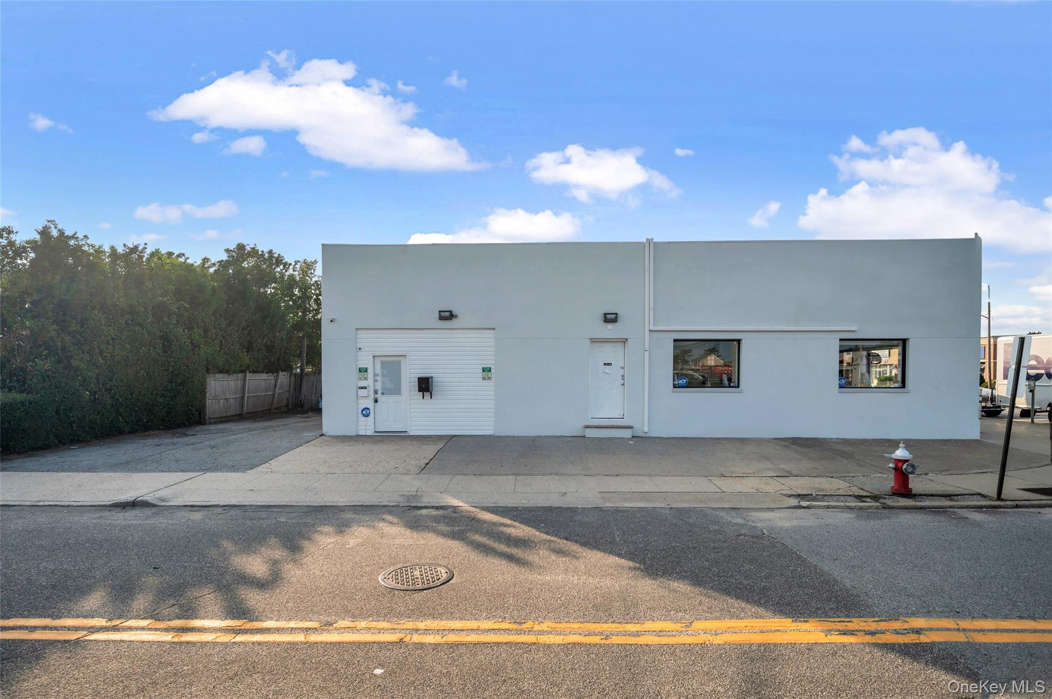 #17 photo, 424 S Broadway, Hicksville , NY 11801