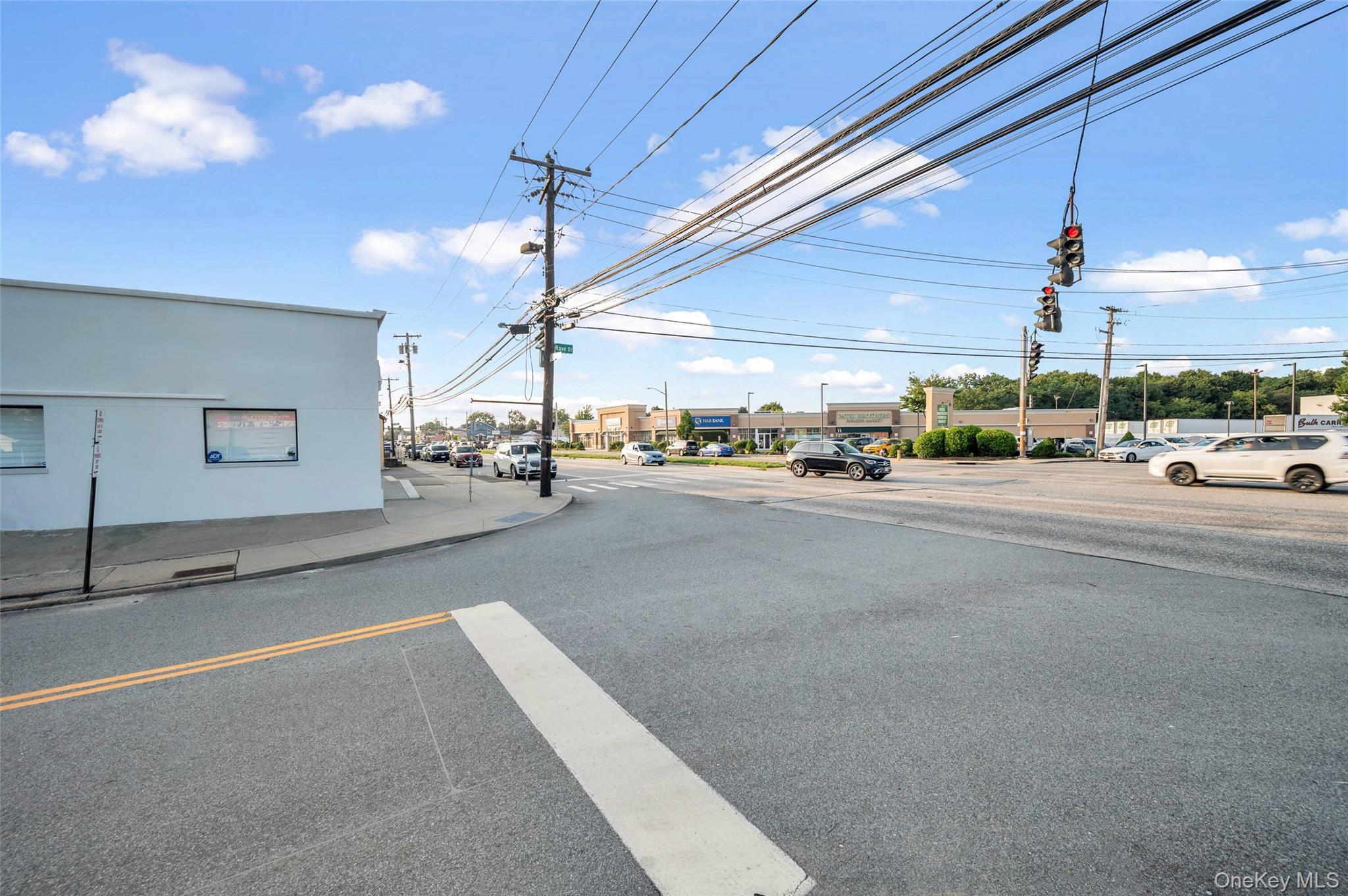 #18 photo, 424 S Broadway, Hicksville , NY 11801