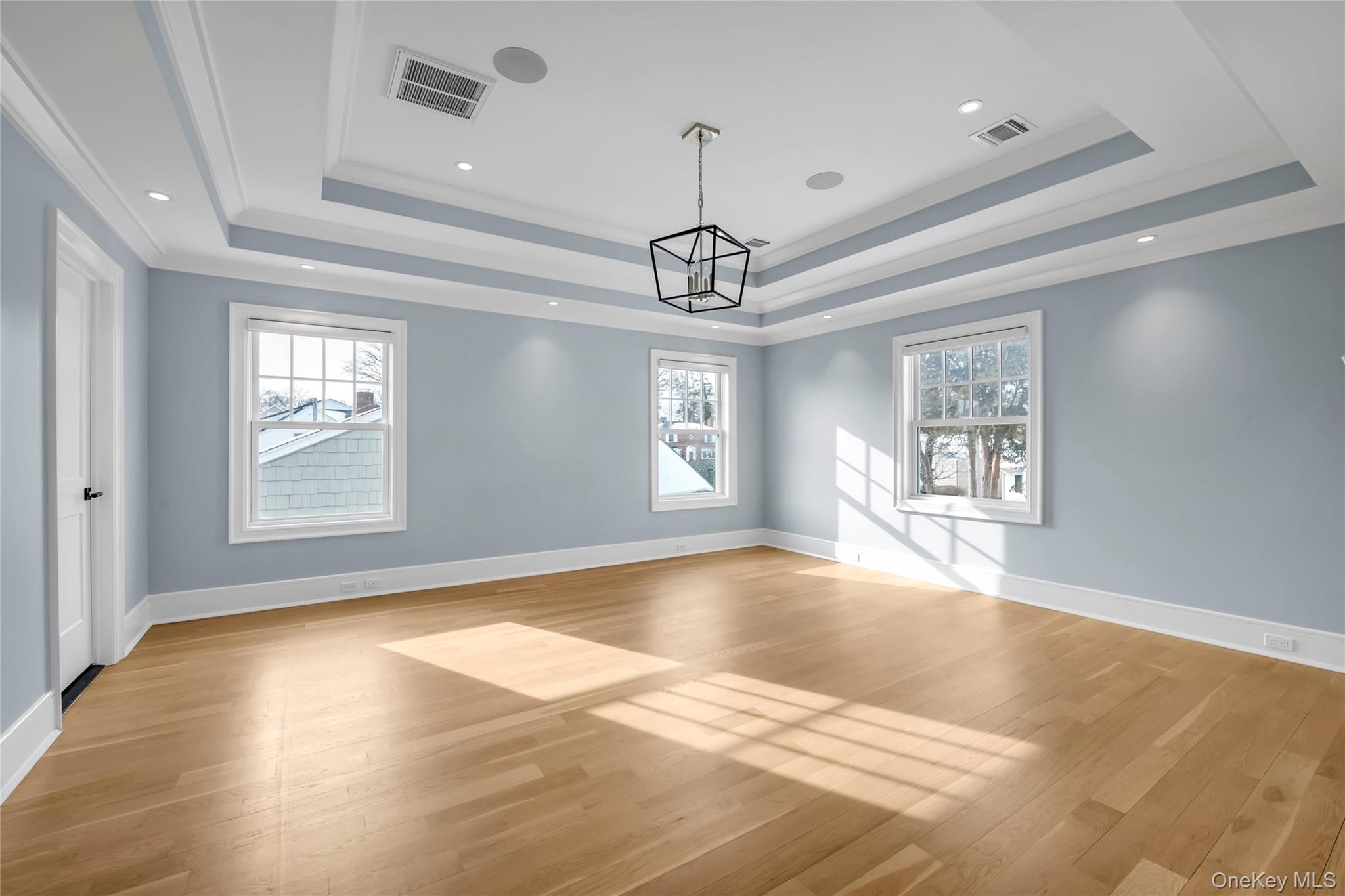 #14 photo, 36 Fenimore Avenue, Garden City , NY 11530