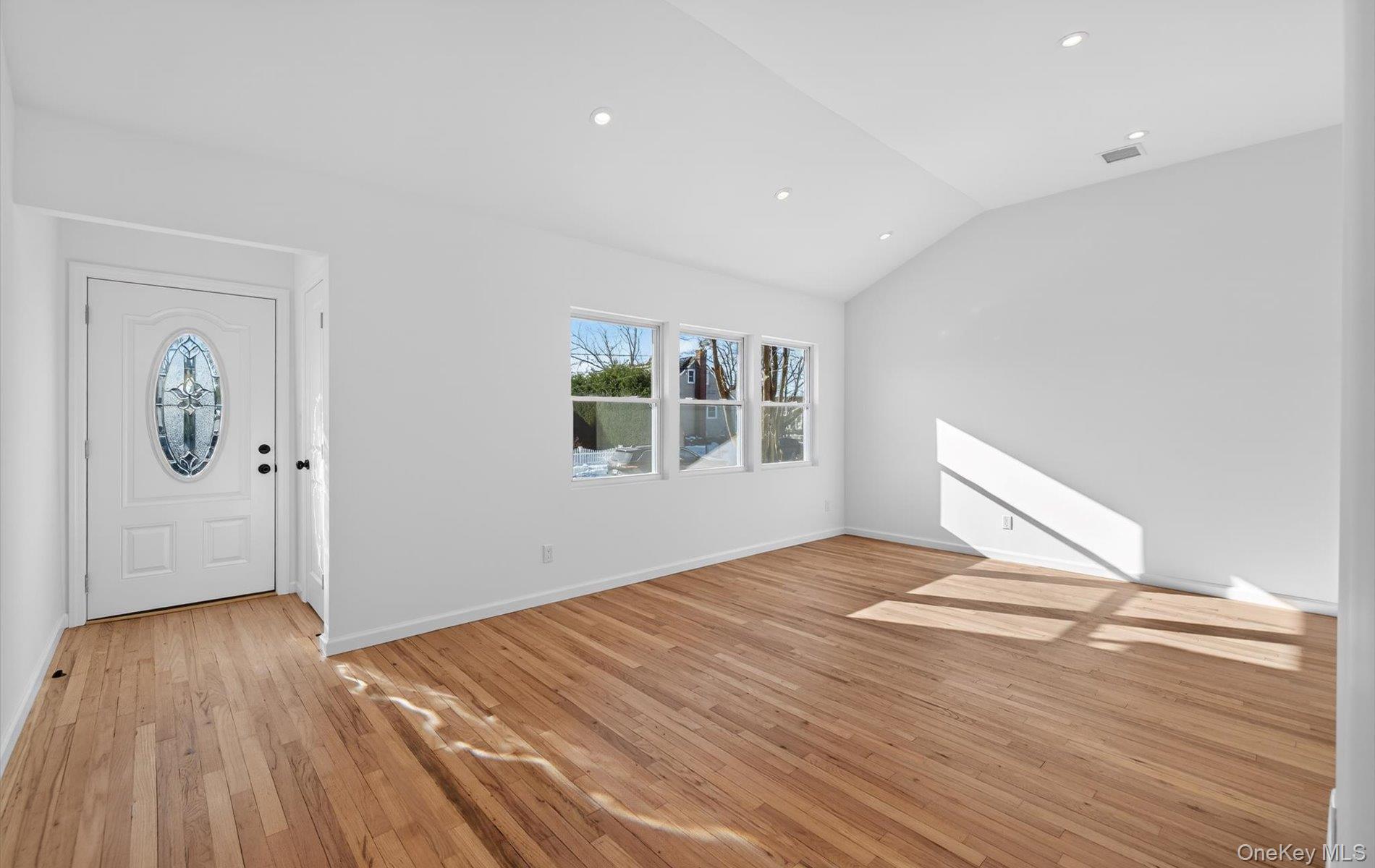 #4 photo, 2675 Anthony Avenue, Bellmore , NY 11710