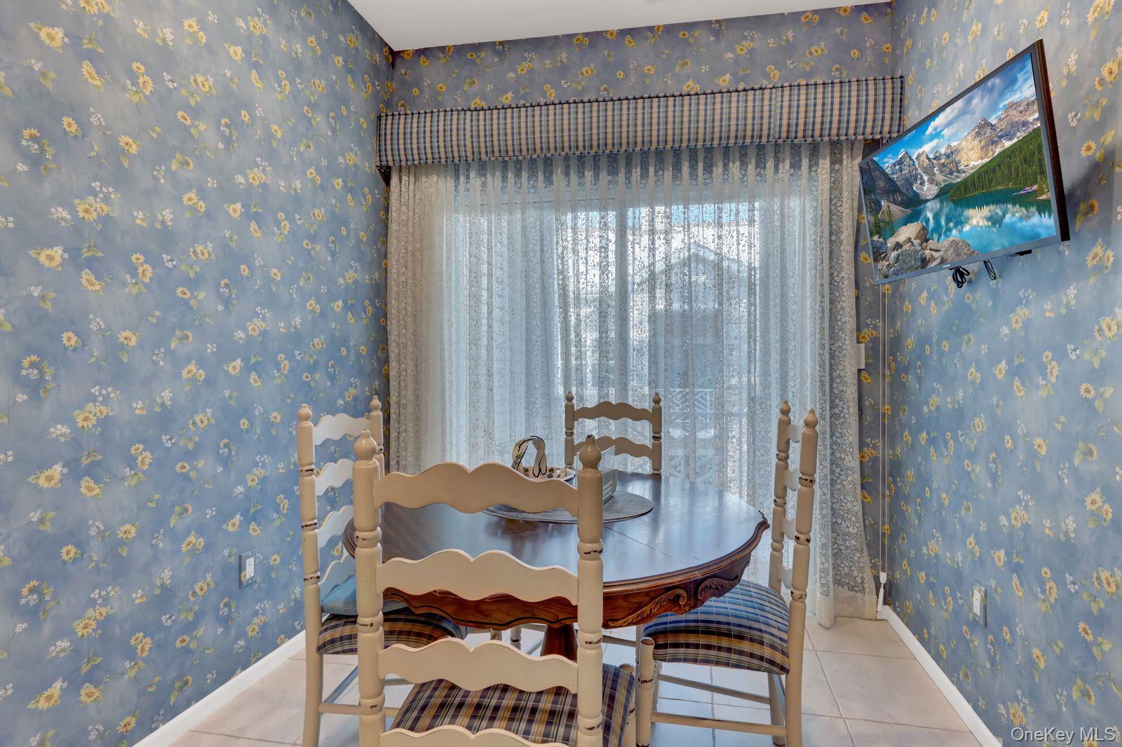 #11 photo, 202 Carriage Lane, नासाउ काउंटी Plainview , NY 11803