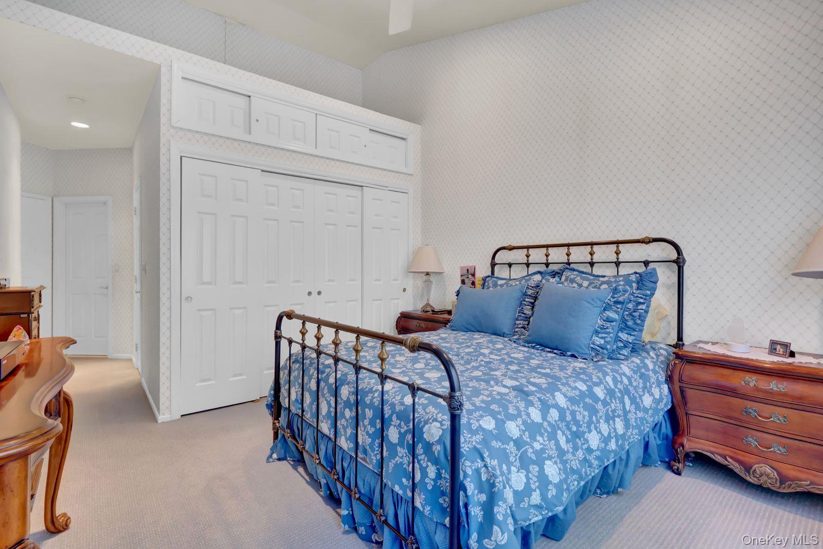 #13 photo, 202 Carriage Lane, नासाउ काउंटी Plainview , NY 11803