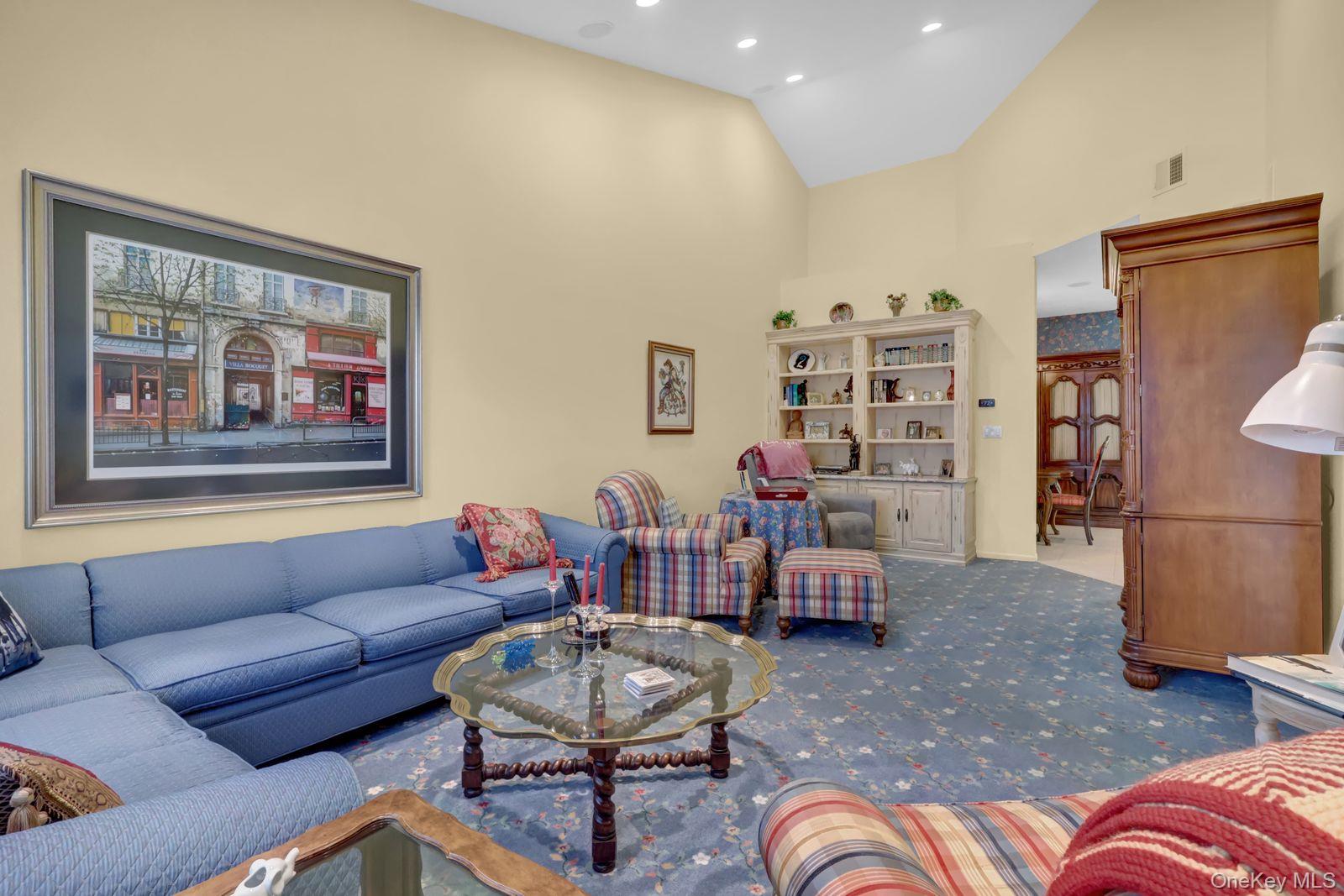 #9 photo, 202 Carriage Lane, नासाउ काउंटी Plainview , NY 11803