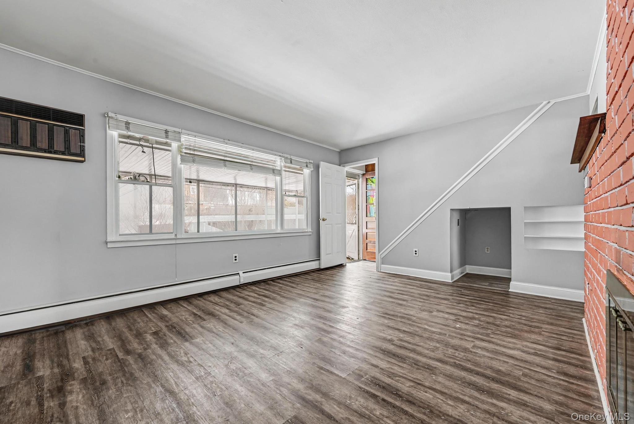 #5 photo, 23 Tiptop Lane, Hicksville , NY 11801