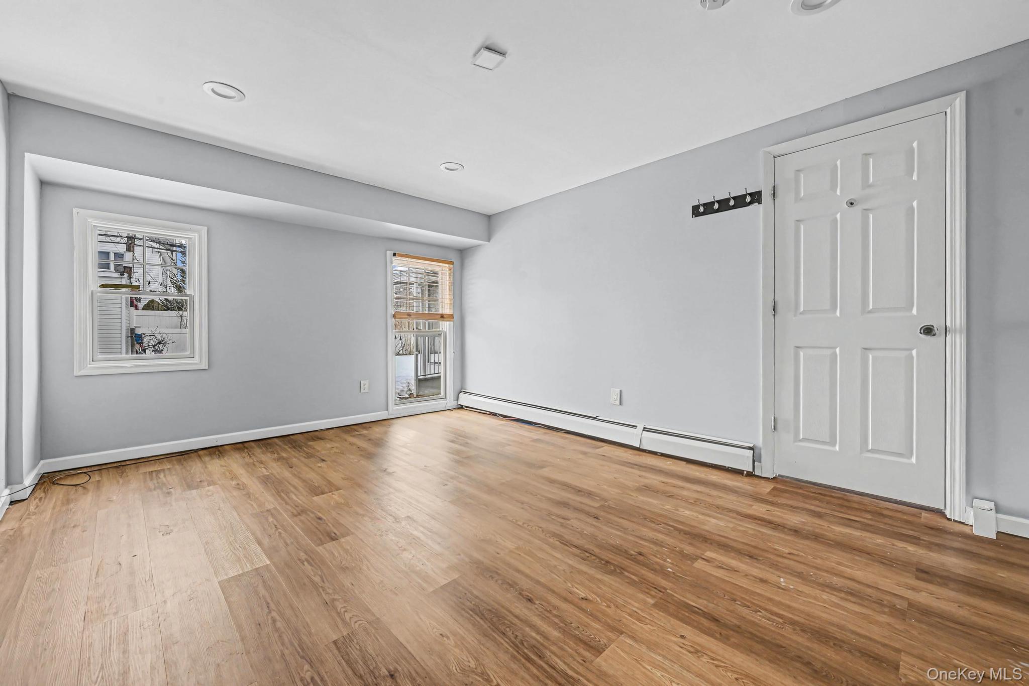 #6 photo, 23 Tiptop Lane, Hicksville , NY 11801