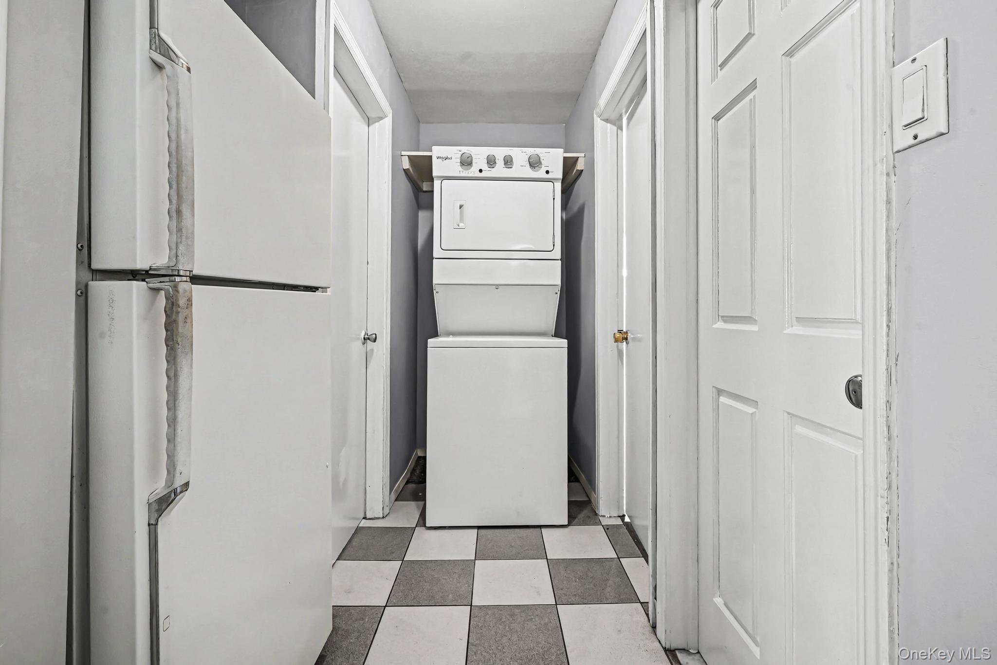 #9 photo, 23 Tiptop Lane, Hicksville , NY 11801