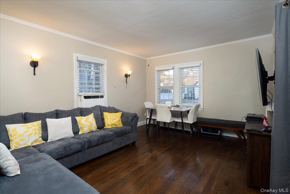 #4 photo, 238 Jefferson Street, Franklin Square , NY 11010