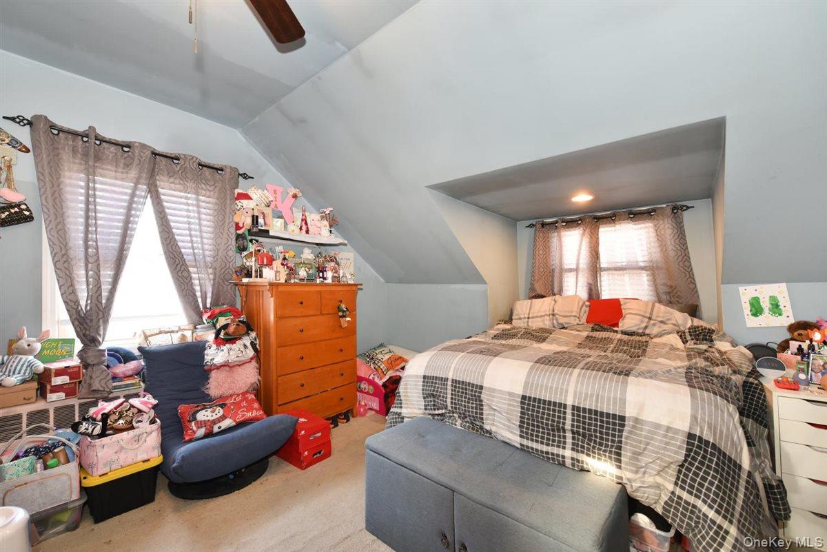 #13 photo, 39 Greentree Road, Mineola , NY 11501