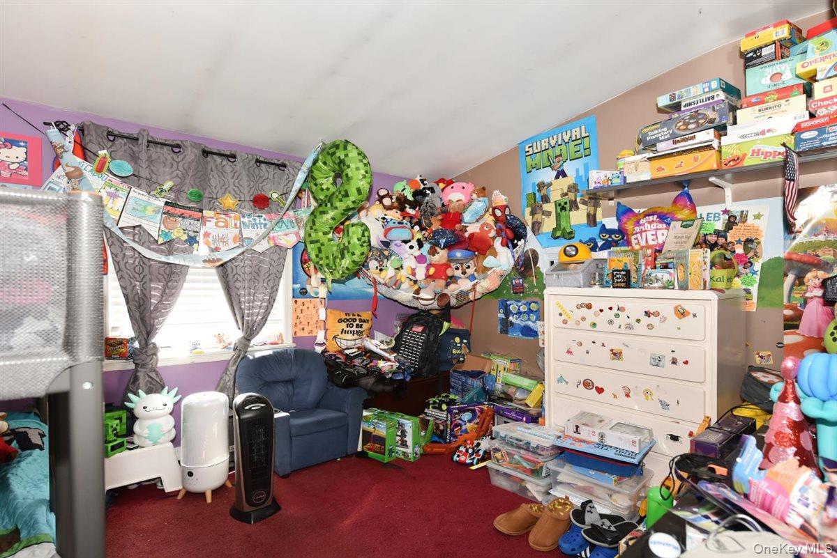 #14 photo, 39 Greentree Road, Mineola , NY 11501