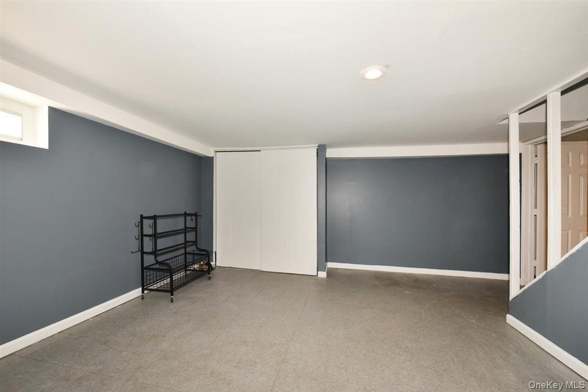 #18 photo, 39 Greentree Road, Mineola , NY 11501