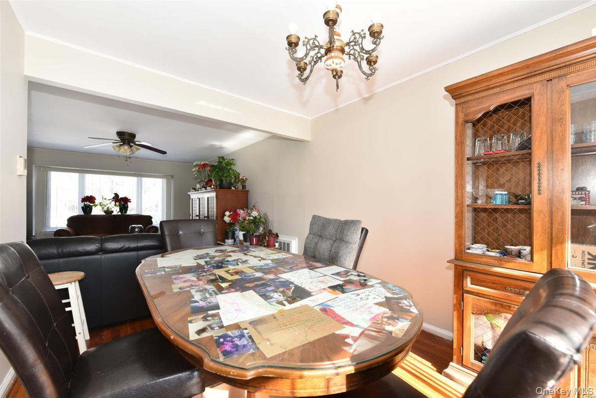 #6 photo, 39 Greentree Road, Mineola , NY 11501