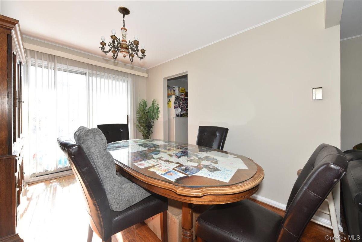 #7 photo, 39 Greentree Road, Mineola , NY 11501