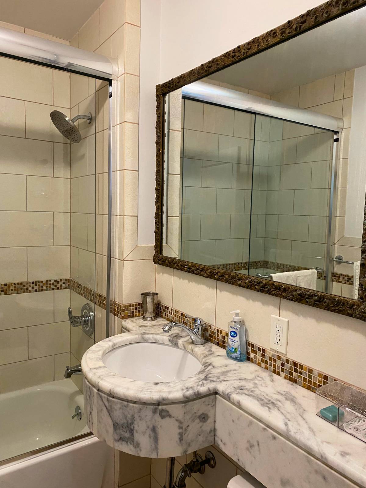 #8 photo, 1425 Broadway, #6R, अस्टोरिया Astoria , NY 11106