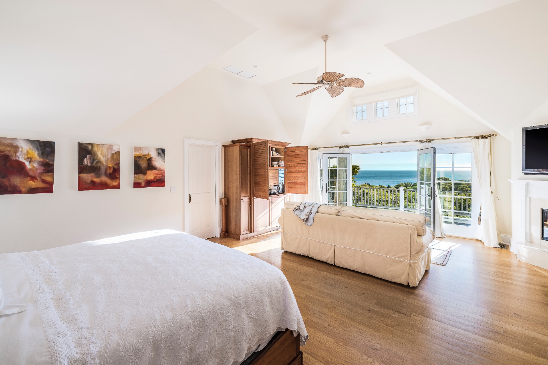 #19 photo, 16 Wills Point Road, מחוז סאפוק Montauk , NY 11954