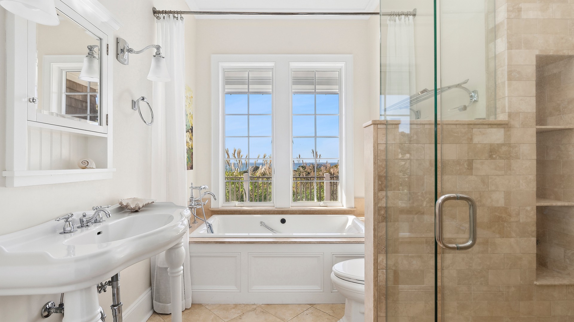 #24 photo, 16 Wills Point Road, מחוז סאפוק Montauk , NY 11954