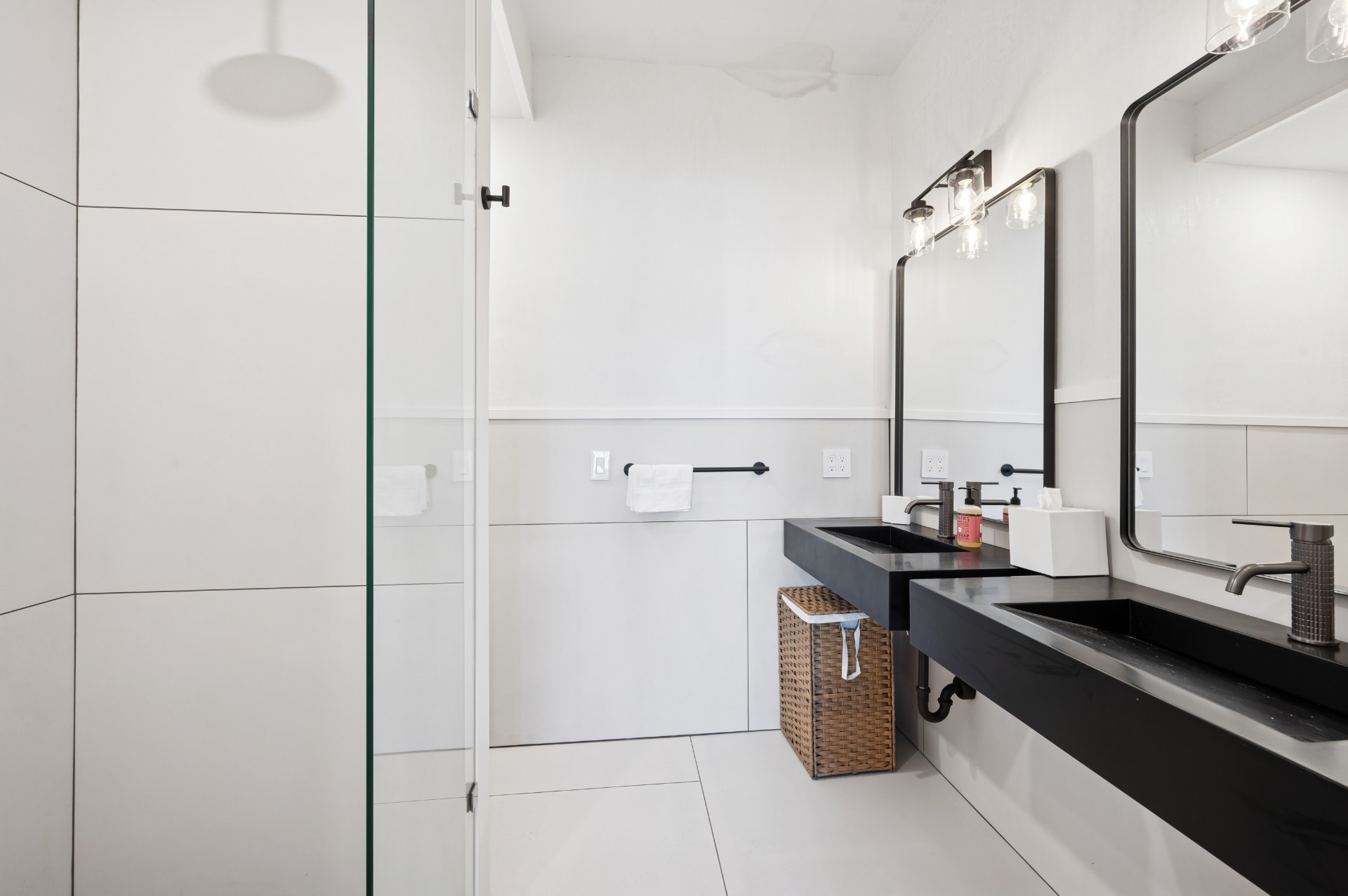 #19 photo, 113 S EDGEMERE ST, Саффолк ‖ Montauk , NY 11954