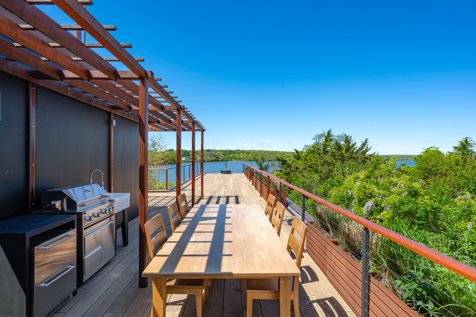 #28 photo, 113 S EDGEMERE ST, Саффолк ‖ Montauk , NY 11954