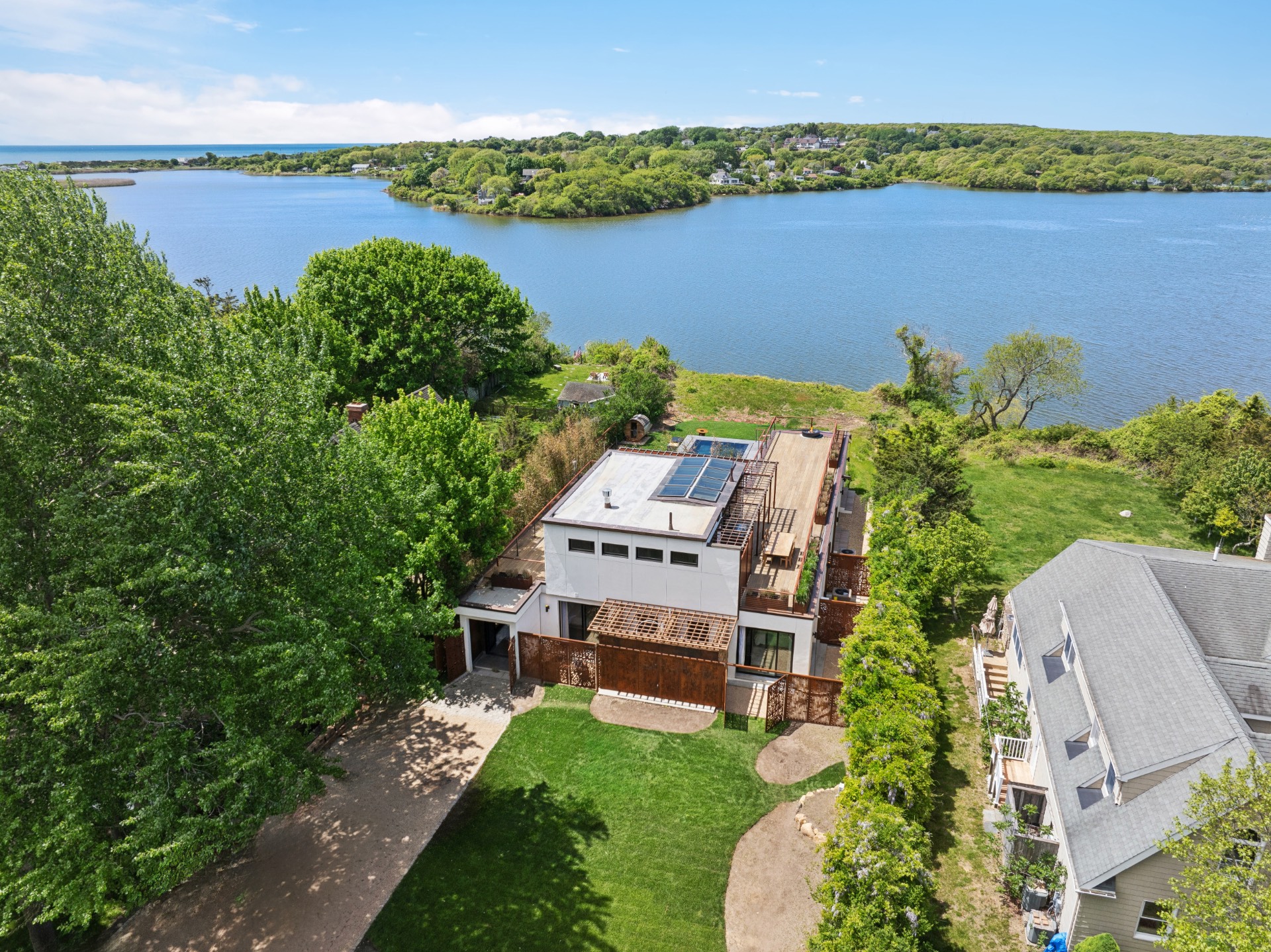 #38 photo, 113 S EDGEMERE ST, Саффолк ‖ Montauk , NY 11954