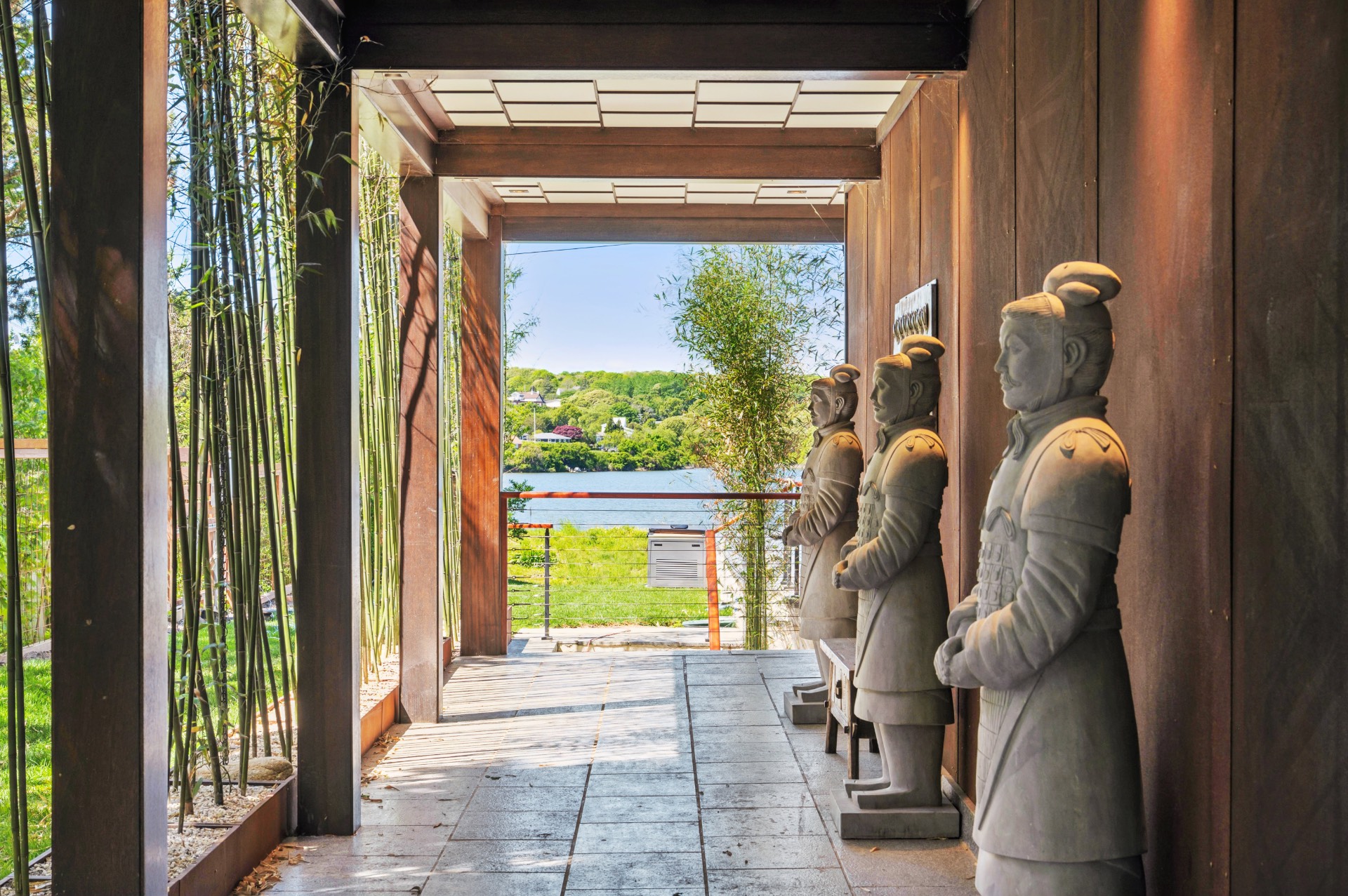 #39 photo, 113 S EDGEMERE ST, Саффолк ‖ Montauk , NY 11954