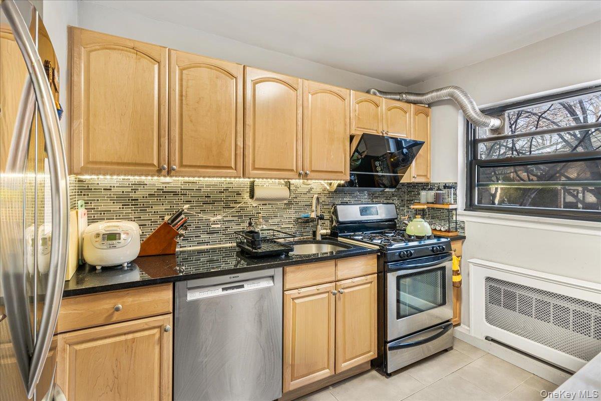 #6 photo, 74-12 220th Street, Bayside , NY 11364