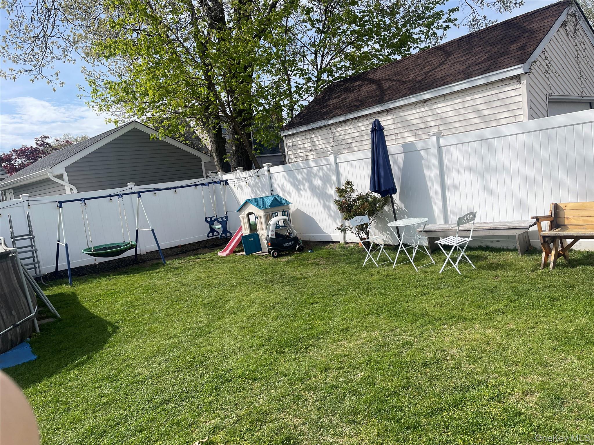 #3 photo, 81 Todd Road, Нассау ‖ Valley Stream , NY 11580