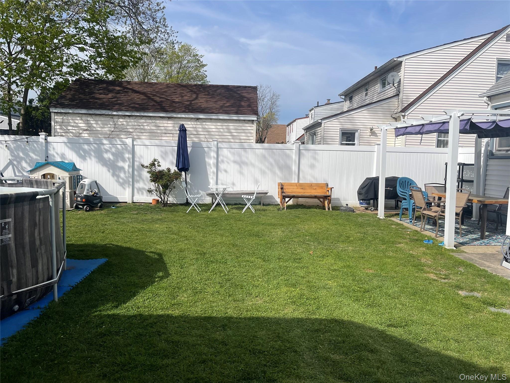 #4 photo, 81 Todd Road, Нассау ‖ Valley Stream , NY 11580