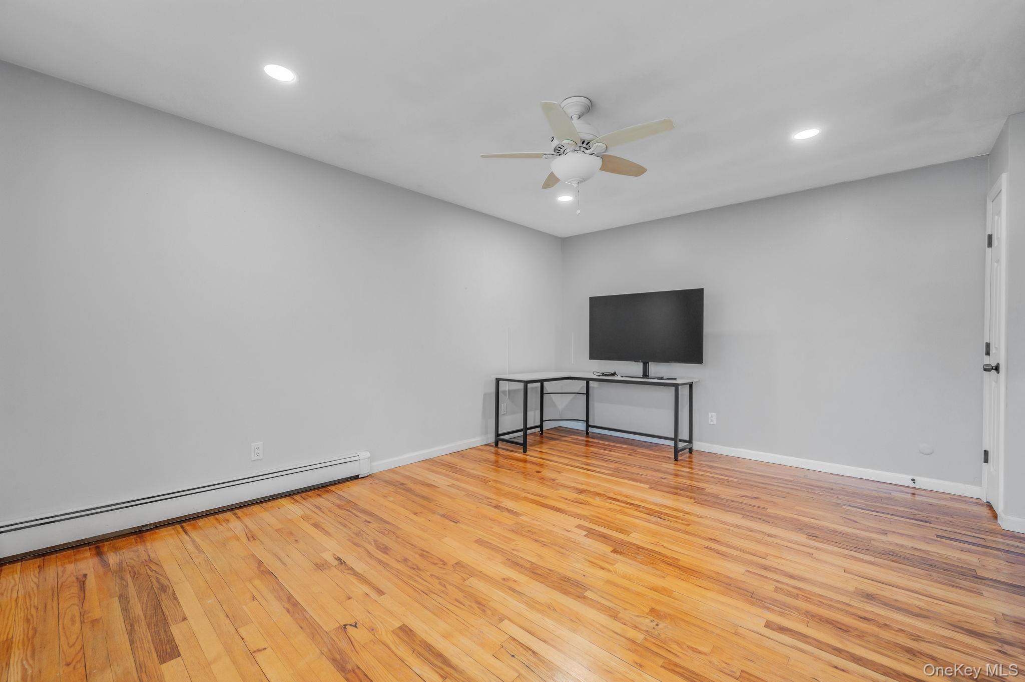 #7 photo, 41 Arch Lane, Islip , NY 11751