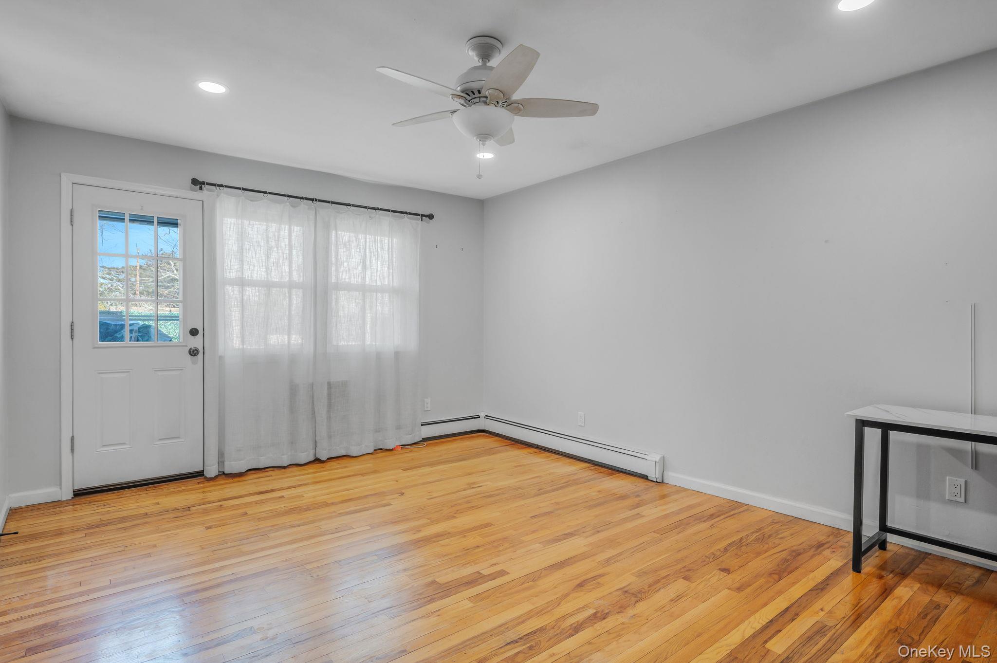 #8 photo, 41 Arch Lane, Islip , NY 11751