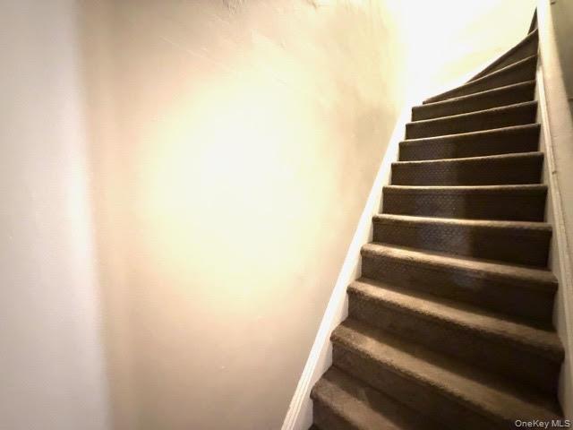 #8 photo, 37 Riverside Drive, Suffern , NY 10901