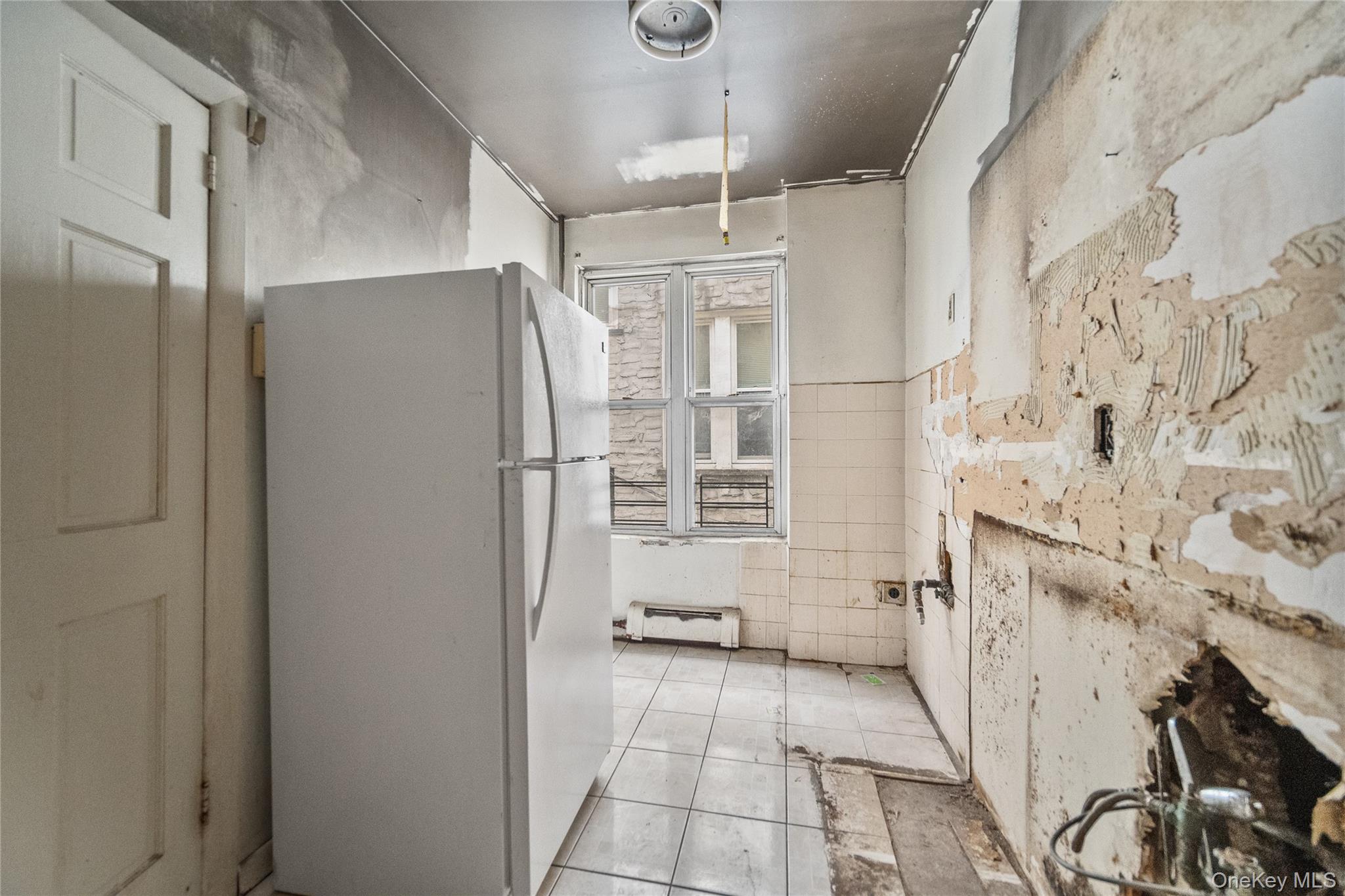 #7 photo, 3348 Fenton Avenue, Bronx , NY 10469