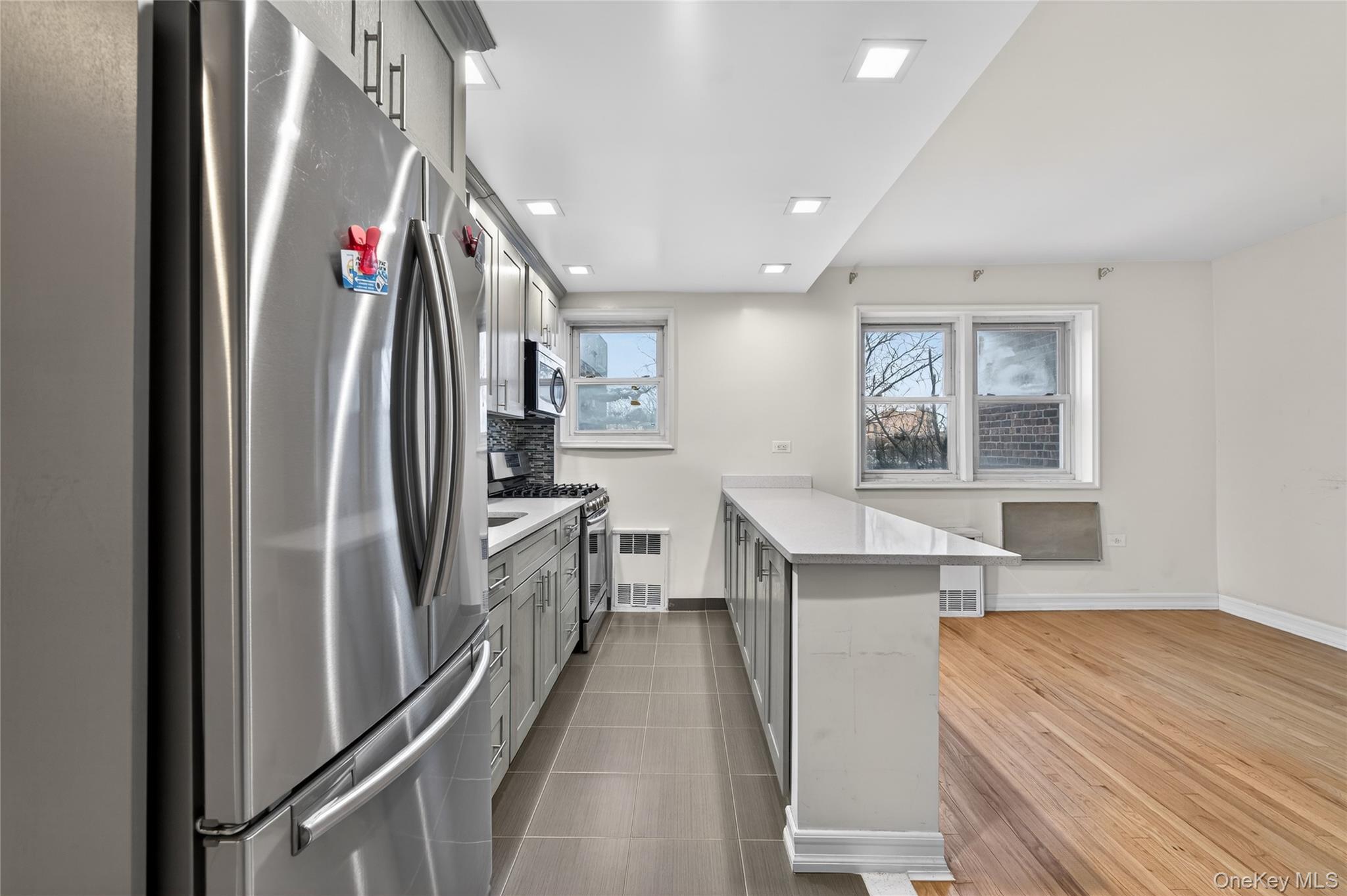 #3 photo, 66-92 Selfridge Street, Куинс ‖ Forest Hills , NY 11375