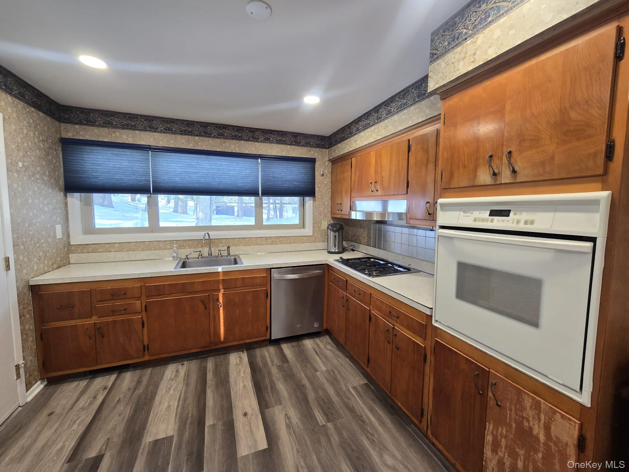 #4 photo, 10 Chestnut Drive, Pomona , NY 10970