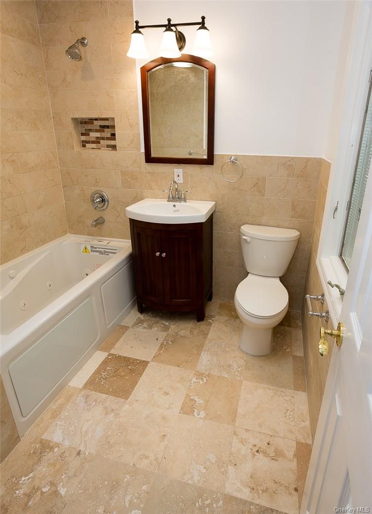 #11 photo, 49 Soulice Place, 纽约州 New Rochelle , NY 10804