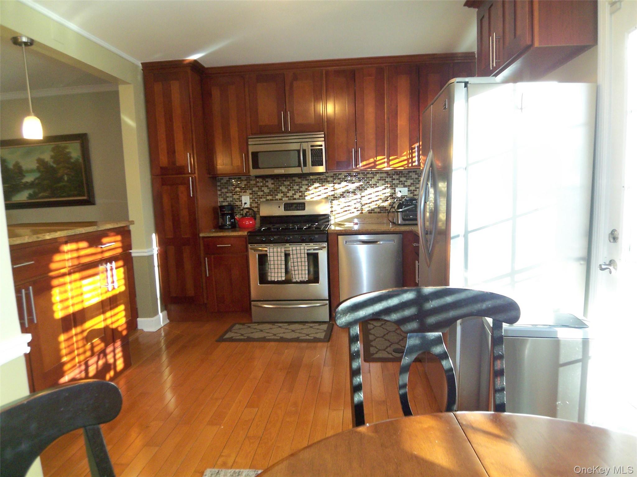 #4 photo, 40 Harding Parkway, Mount Vernon , NY 10552