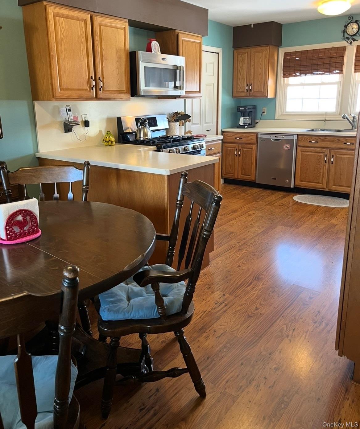 #7 photo, 8 Royalston Lane, South Setauket , NY 11720