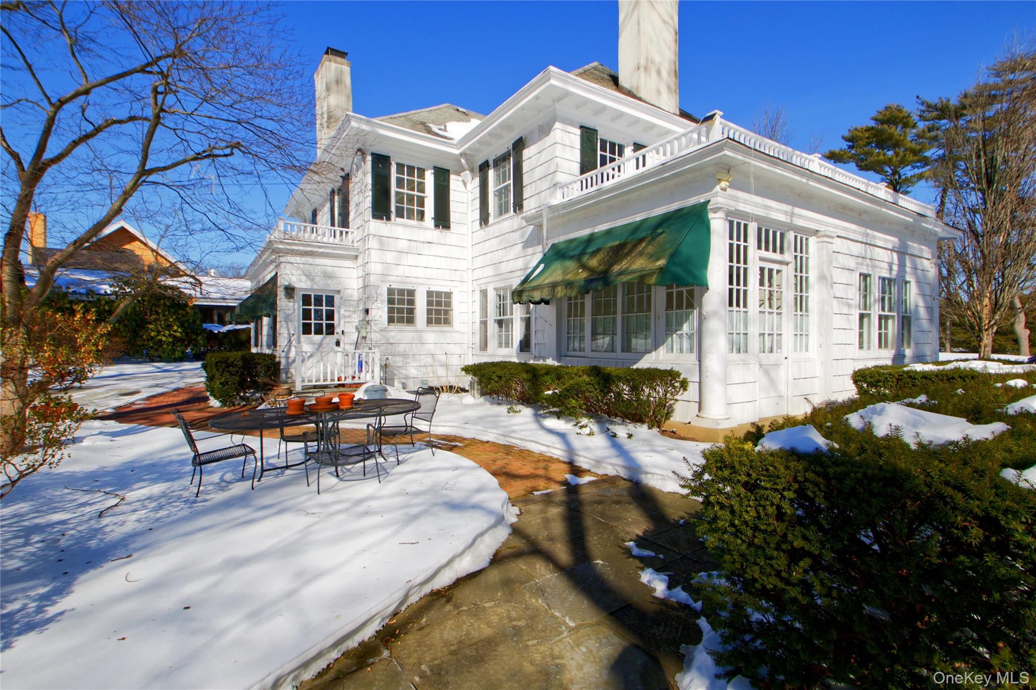 #2 photo, 6 Emmet Place, Garden City , NY 11530