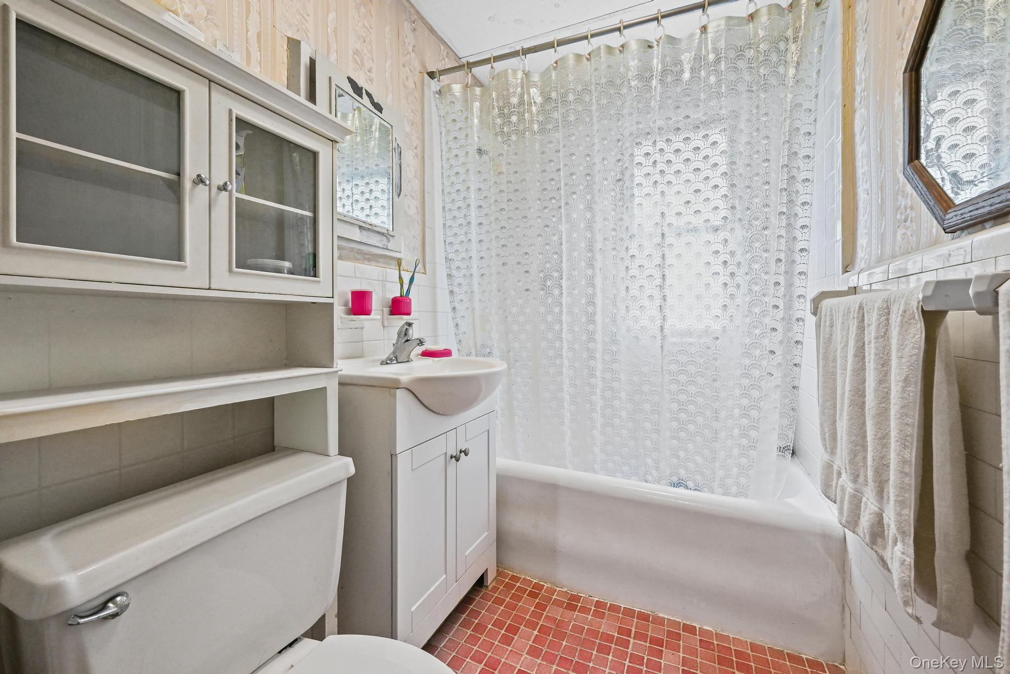 #11 photo, 90-21 184th Place, Hollis , NY 11423