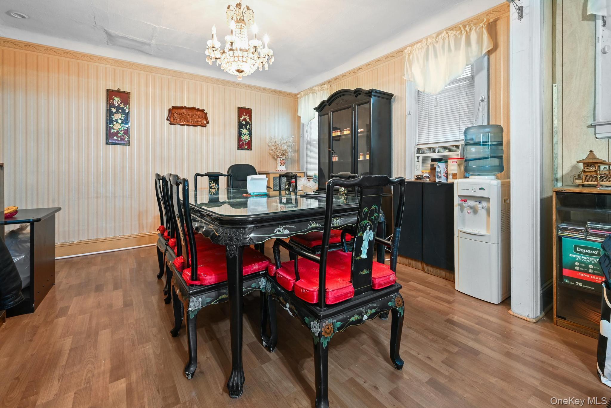 #5 photo, 90-21 184th Place, Hollis , NY 11423