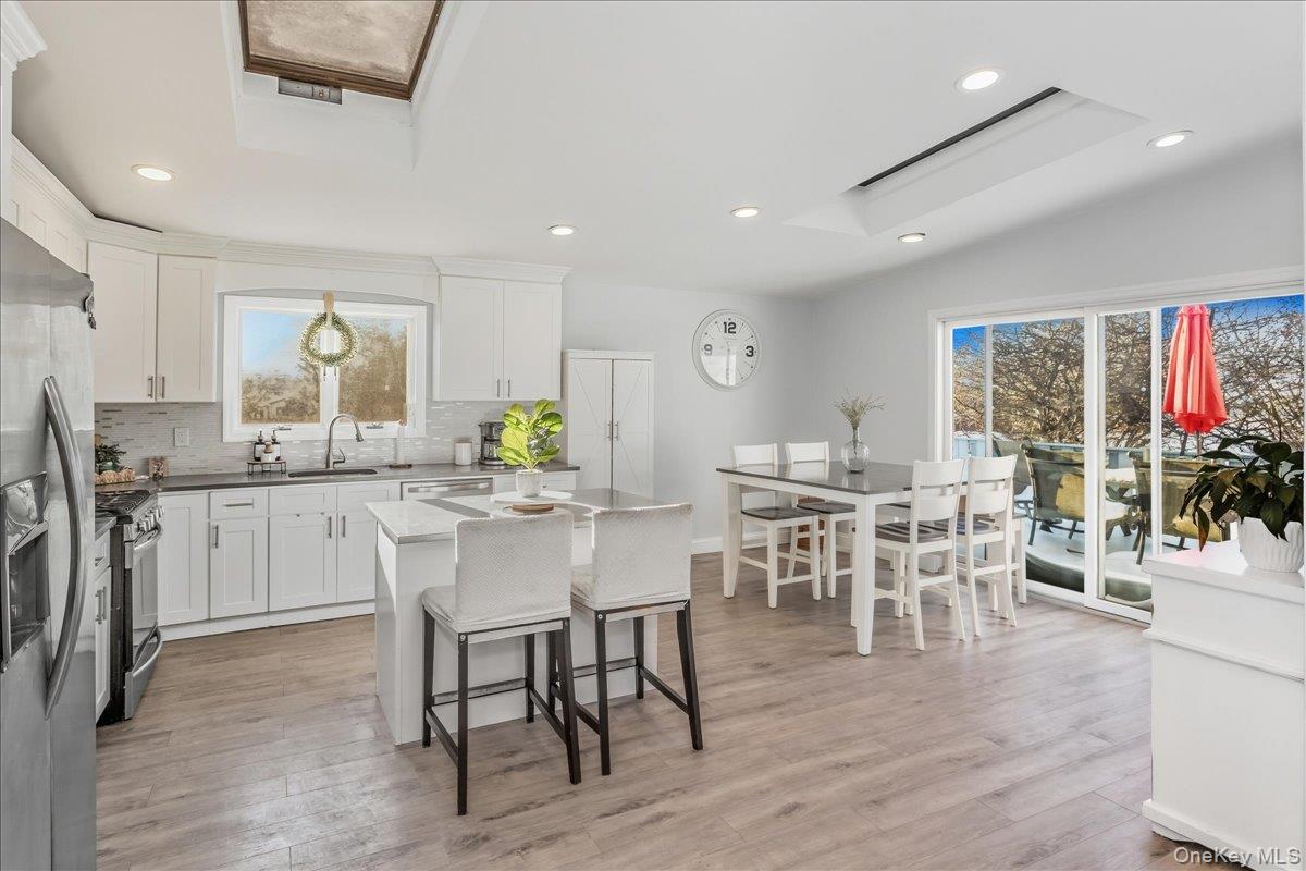 #11 photo, 815 S 4th Street, Lindenhurst , NY 11757