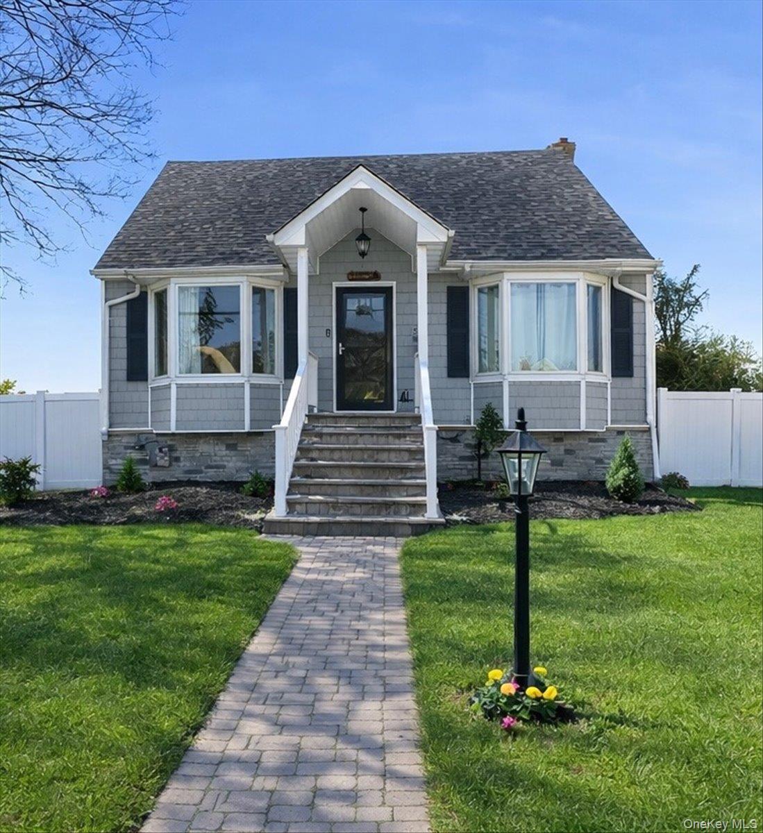 #2 photo, 815 S 4th Street, Lindenhurst , NY 11757