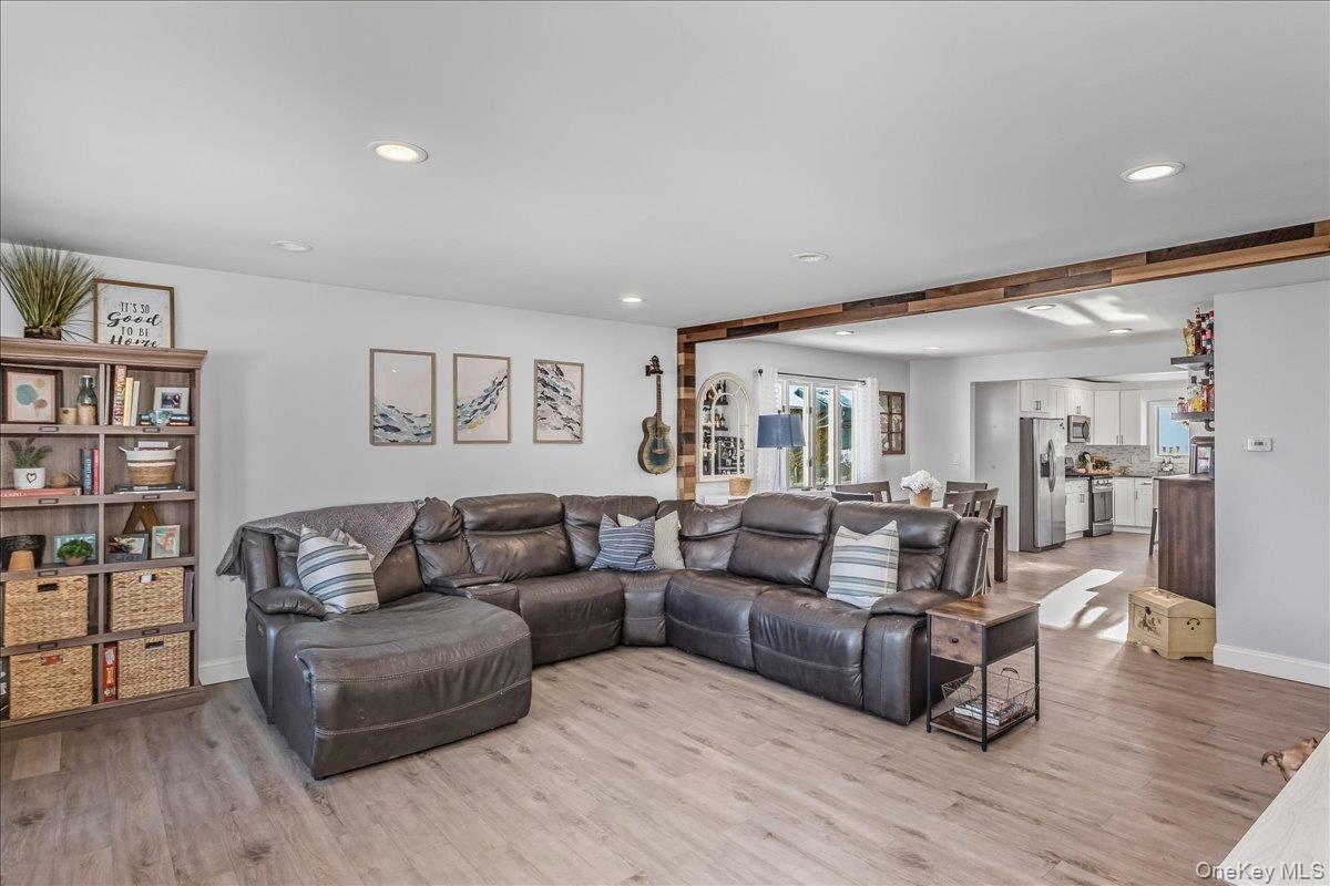 #5 photo, 815 S 4th Street, Lindenhurst , NY 11757