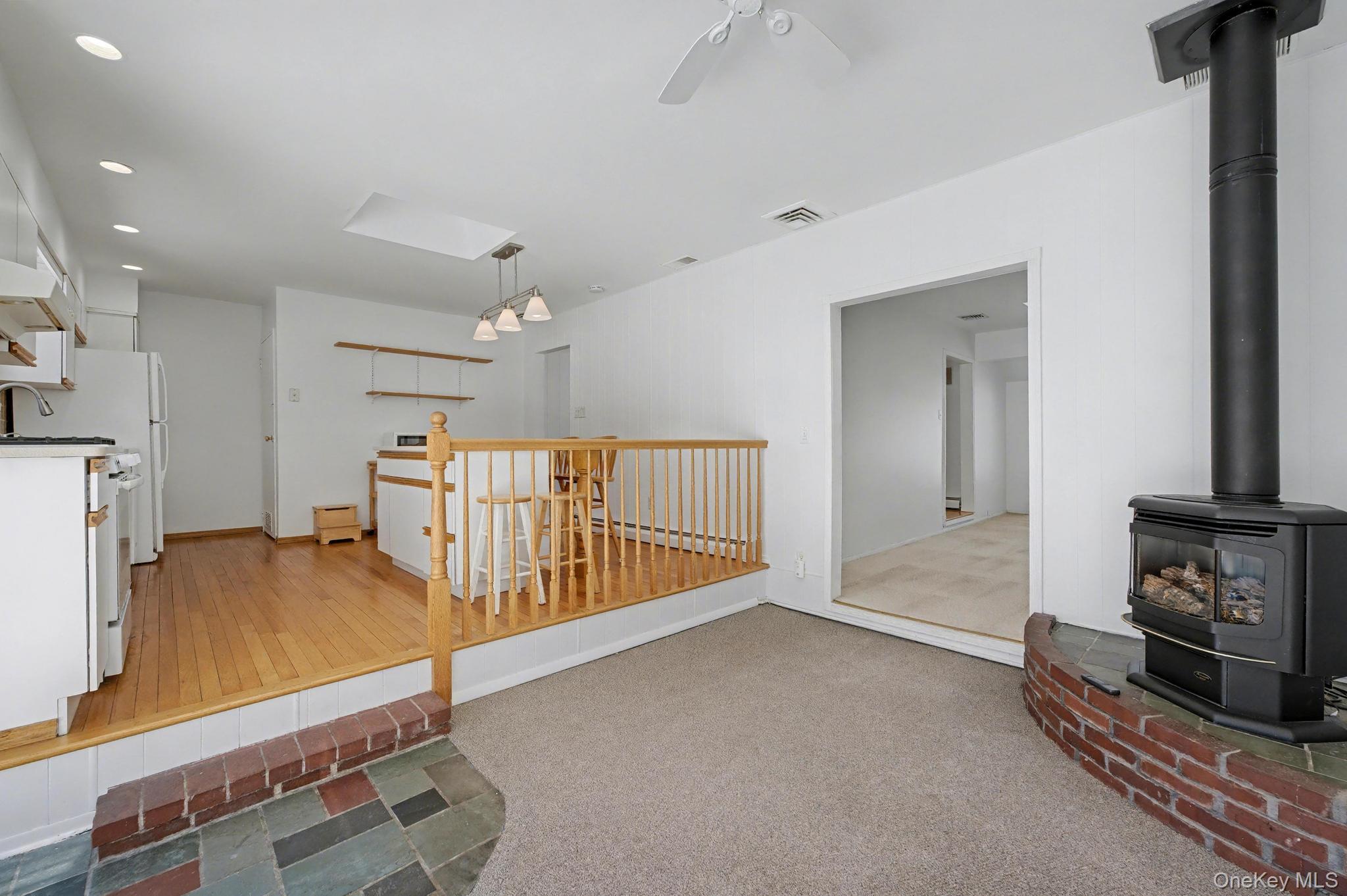 #13 photo, 22 7th Avenue, Kings Park , NY 11754