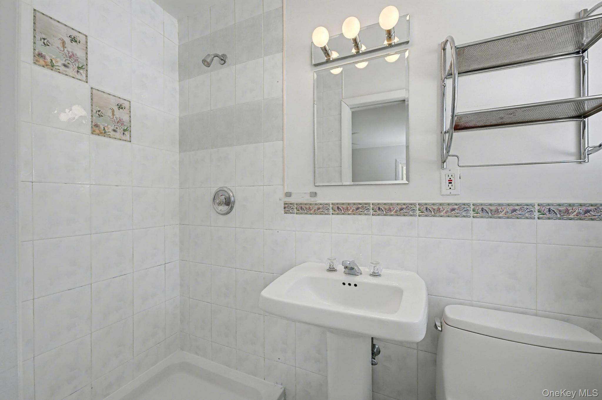 #16 photo, 22 7th Avenue, Kings Park , NY 11754