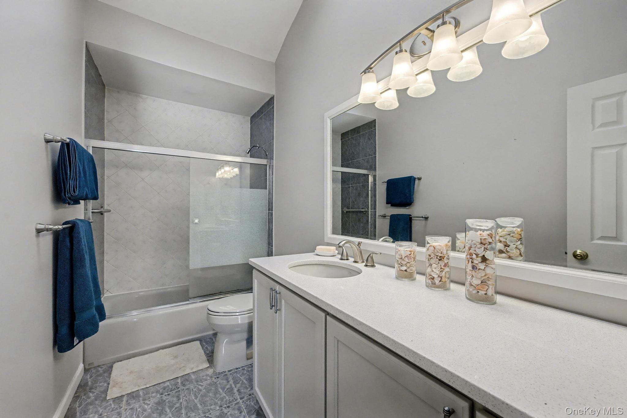 #8 photo, 22 7th Avenue, Kings Park , NY 11754