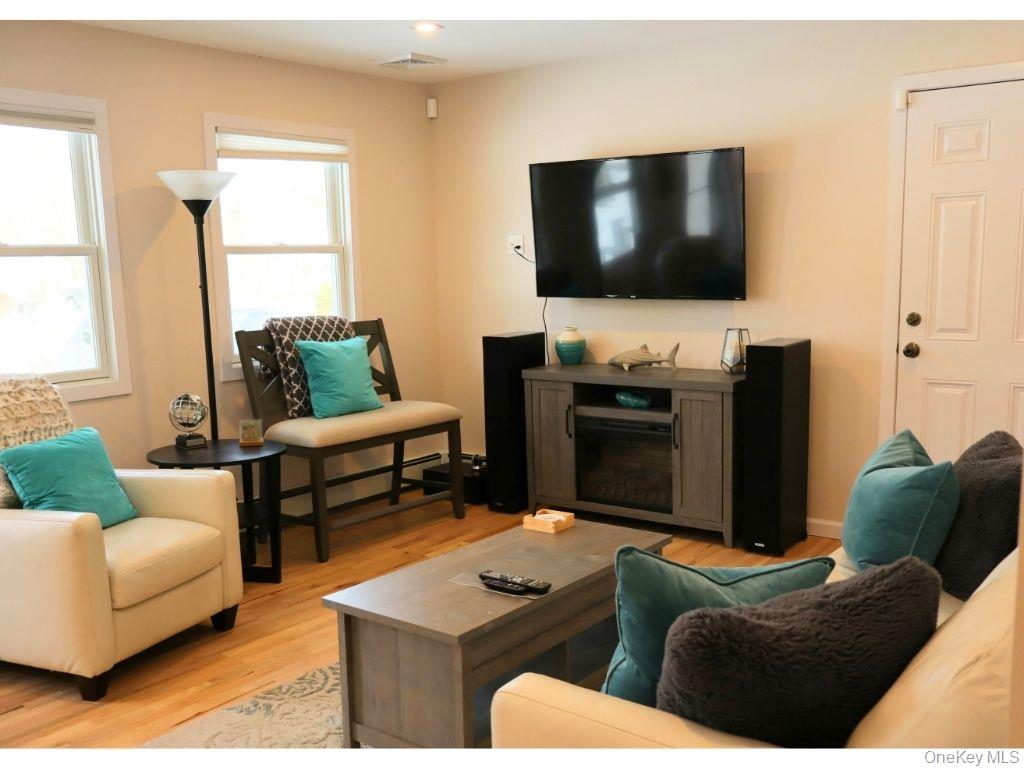 #4 photo, 38 Woodridge Road, Hampton Bays , NY 11946