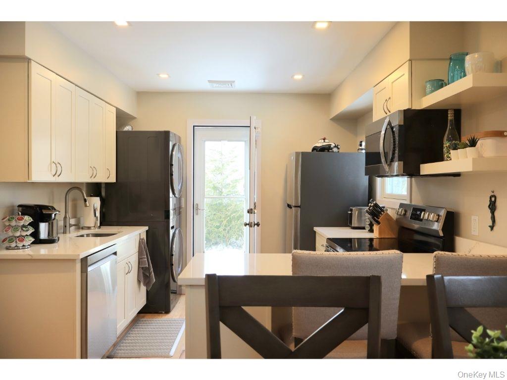 #8 photo, 38 Woodridge Road, Hampton Bays , NY 11946